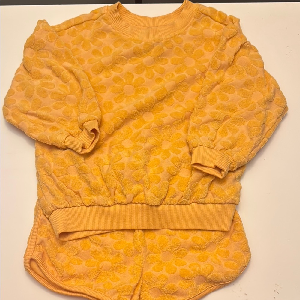 Old Navy Toddler girl Textured Sweater and Shorts Set